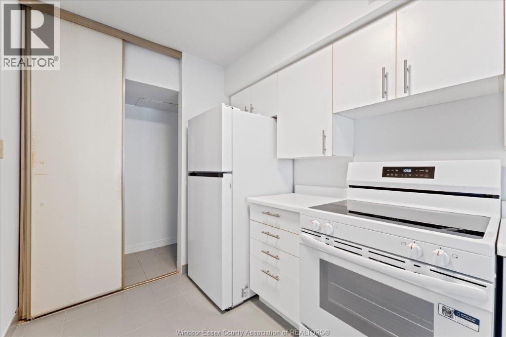 #906 75 RIVERSIDE DRIVE - 8