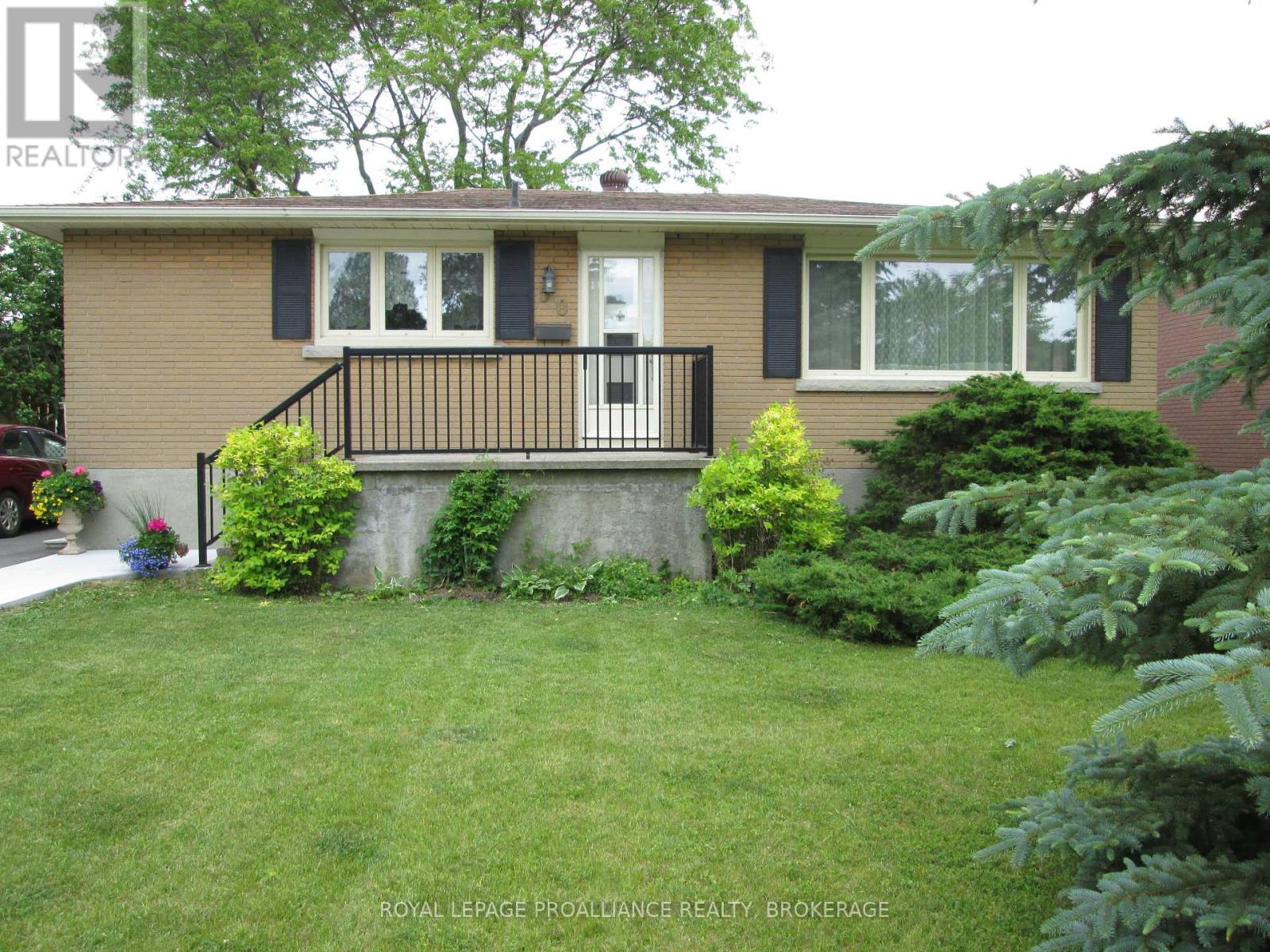 50 CAMPBELL CRESCENT