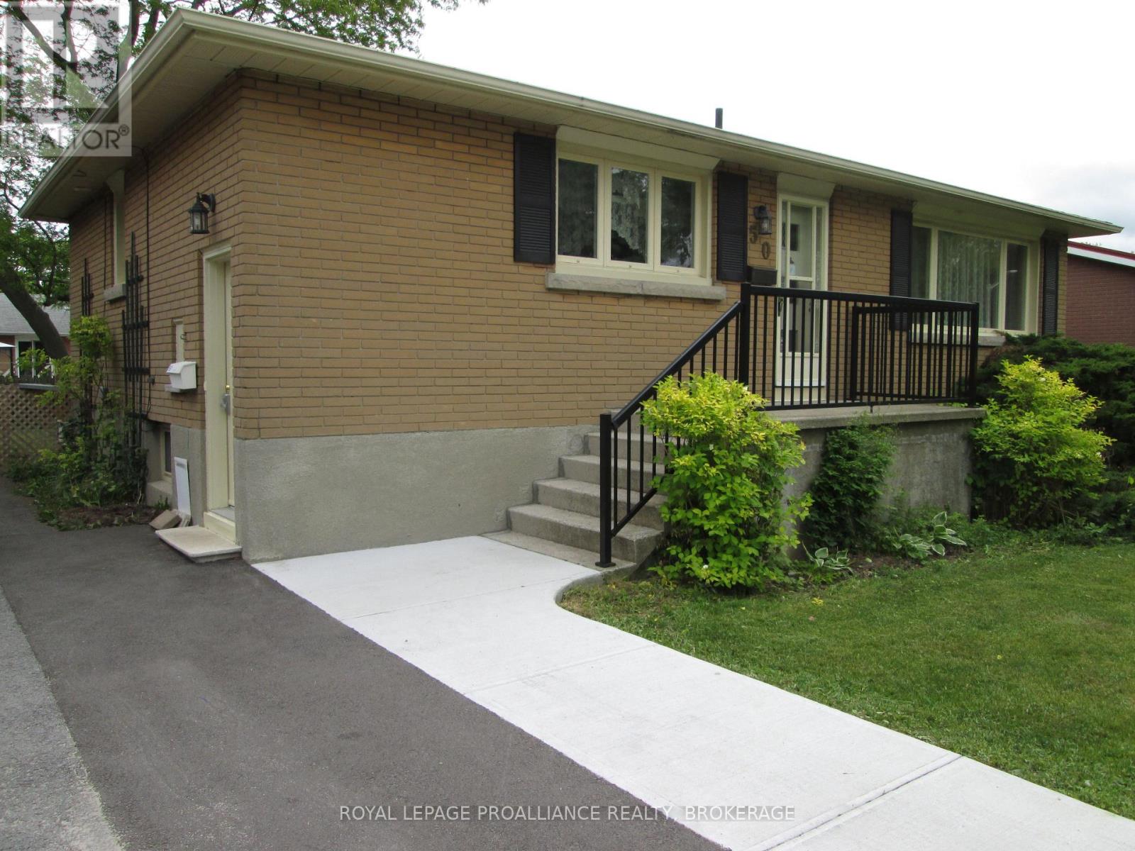 50 CAMPBELL CRESCENT - 2