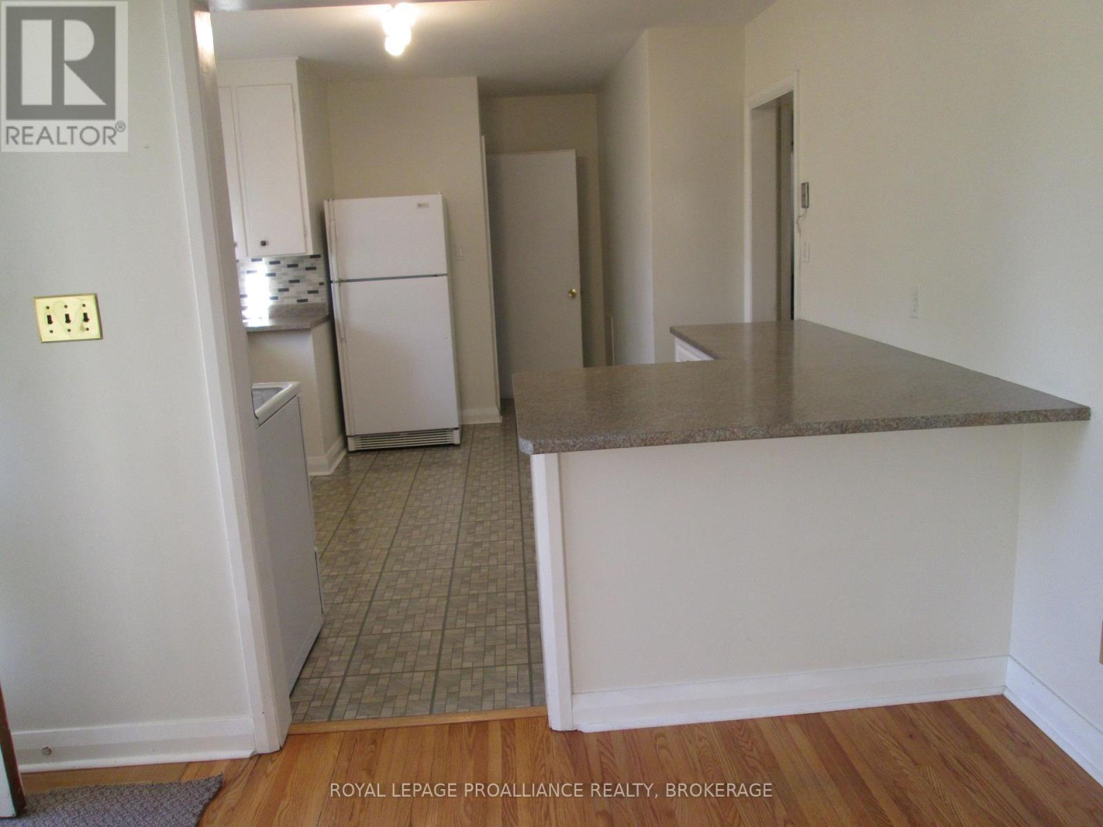50 CAMPBELL CRESCENT - 3