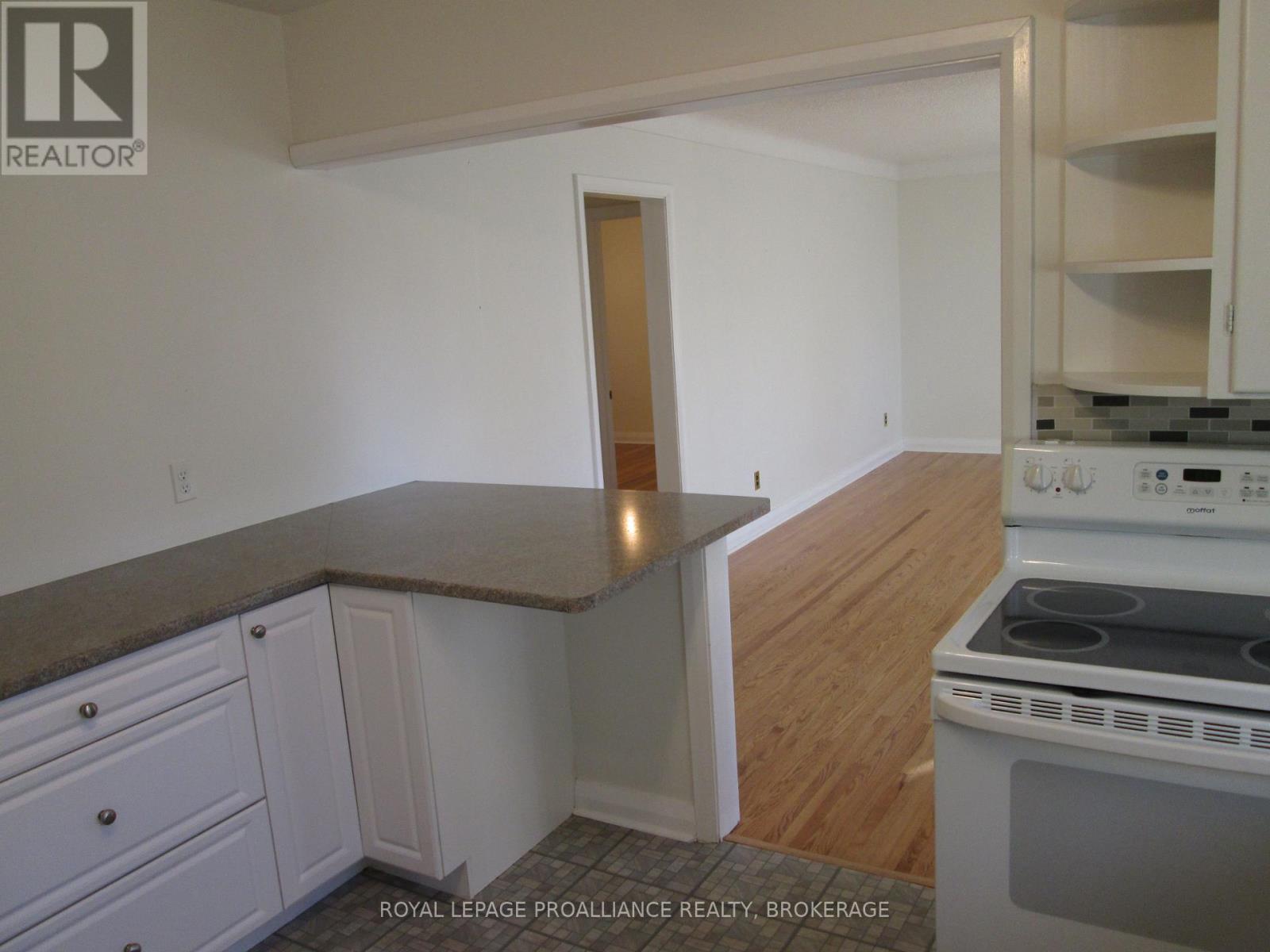 50 CAMPBELL CRESCENT - 6