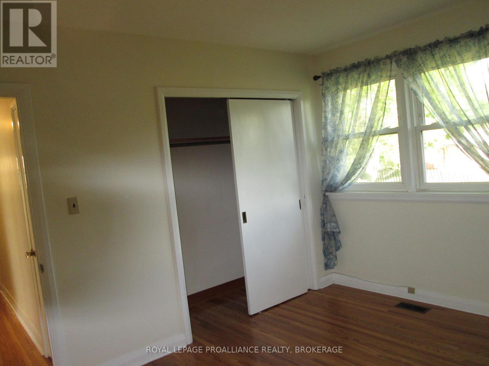 50 CAMPBELL CRESCENT - 7