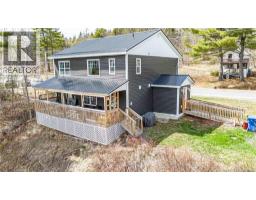 1ST HOME W/VERANDAH OVERLOOK RIVER