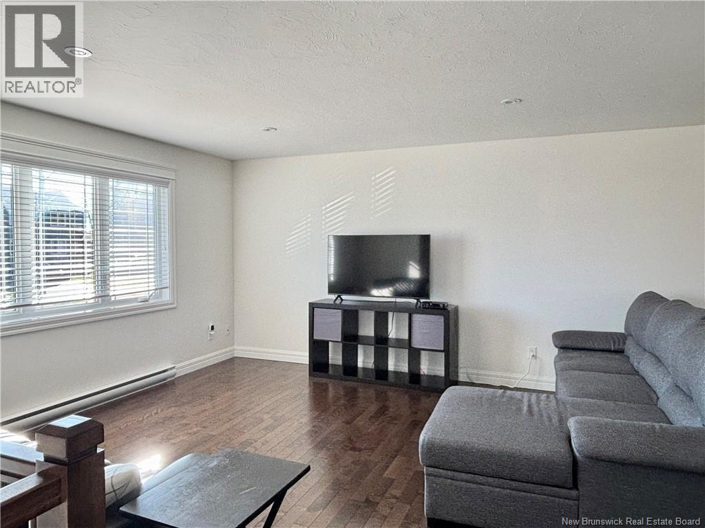 9 Janick Court - 12