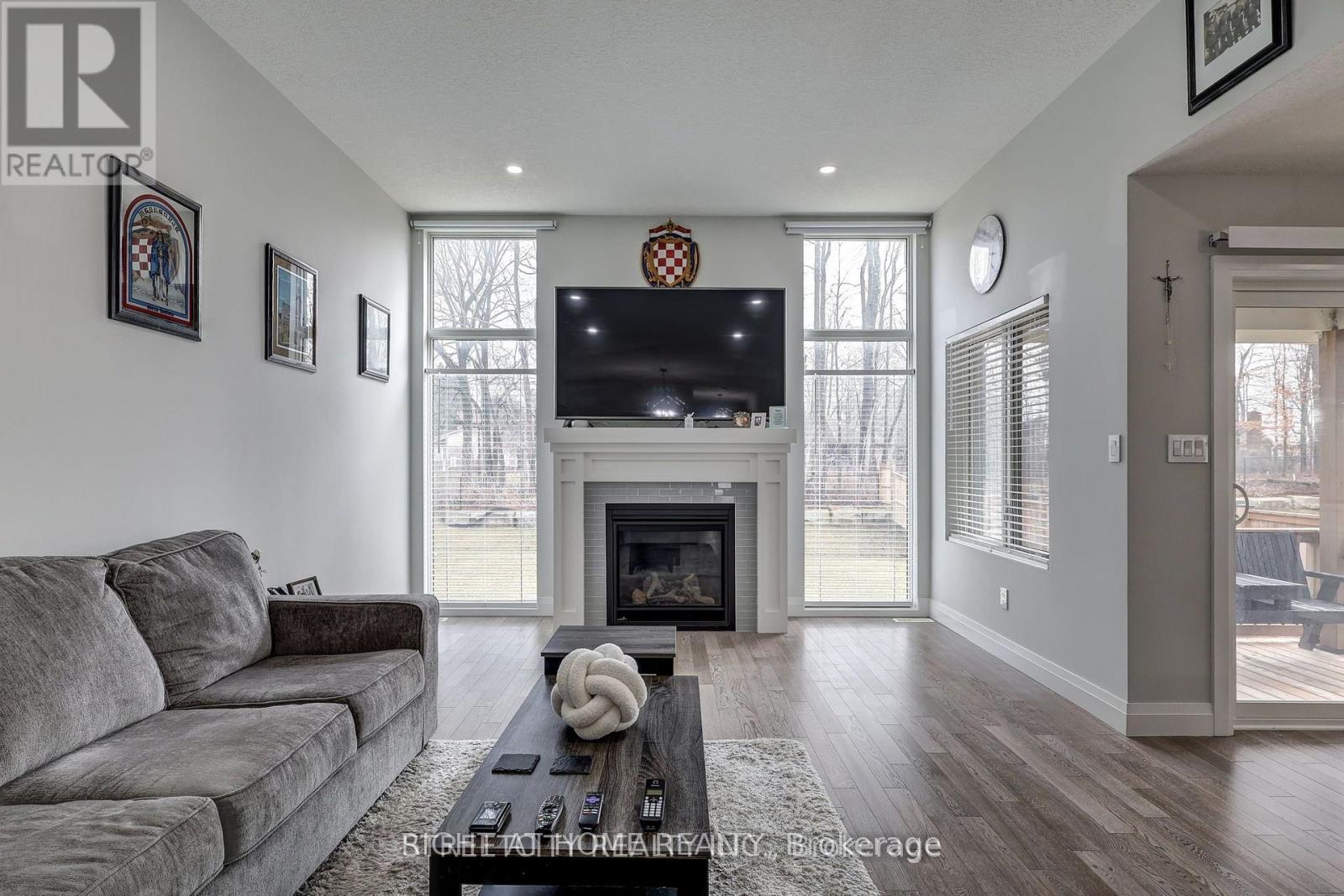 95 OPTIMIST DRIVE - Image 9