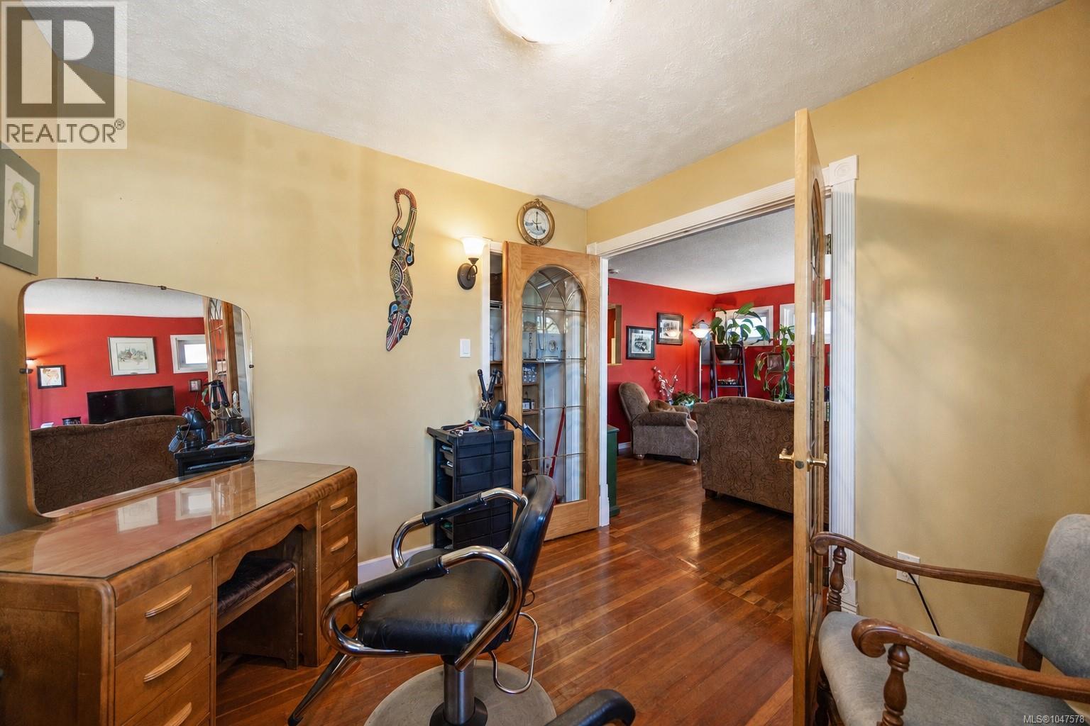 1755 Lewis Ave - 11