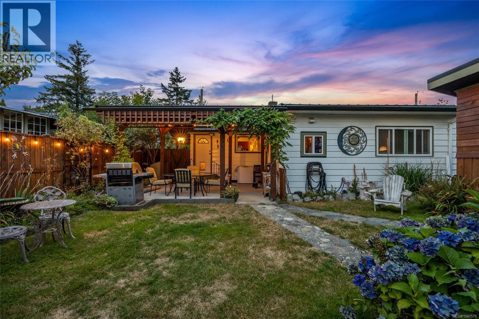 1755 Lewis Ave - 6