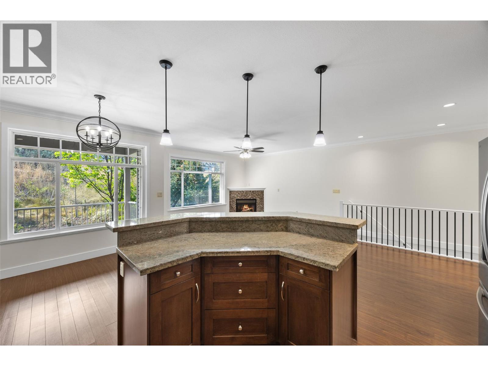 #5 2046 Robson Place - 8