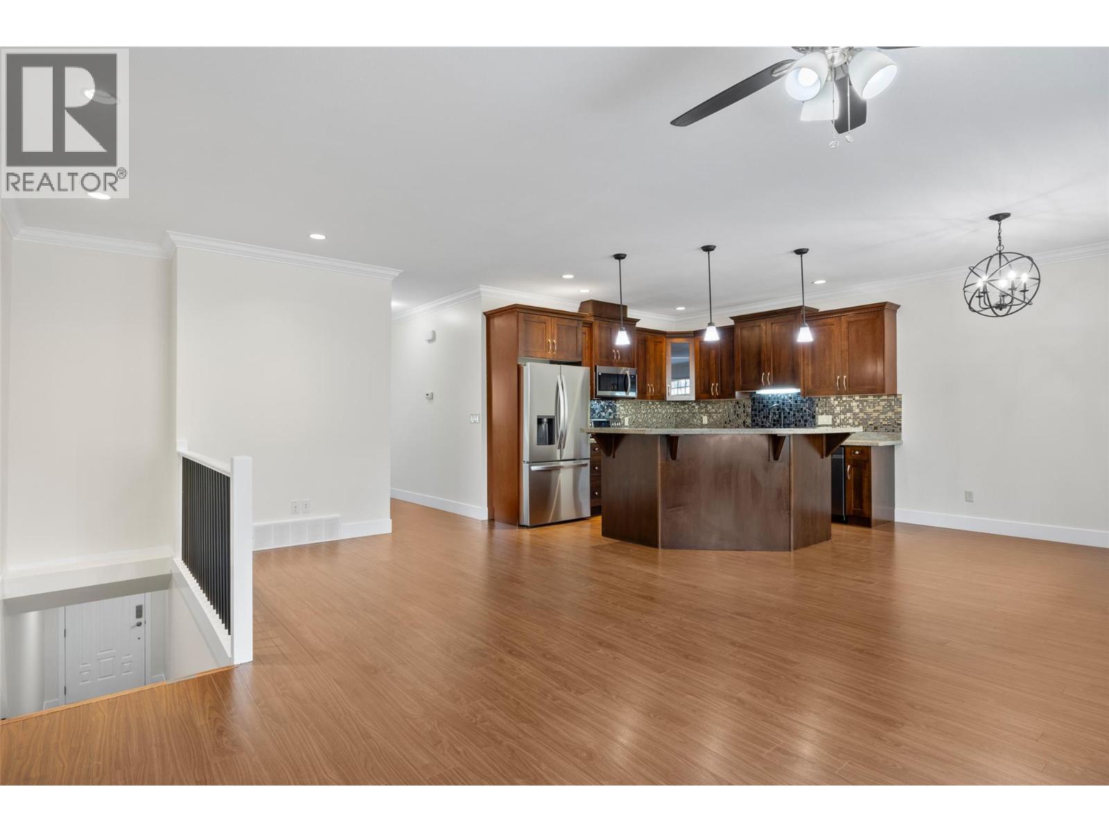 #5 2046 Robson Place - 9