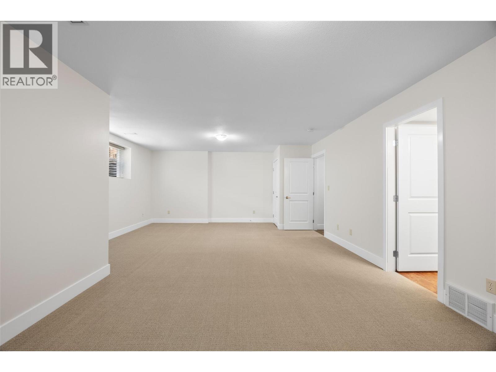 #5 2046 Robson Place - Image 27