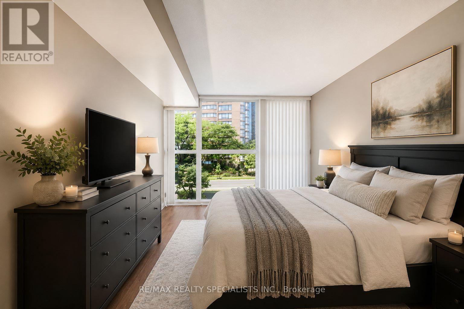 #404 4205 SHIPP DRIVE - Image 7