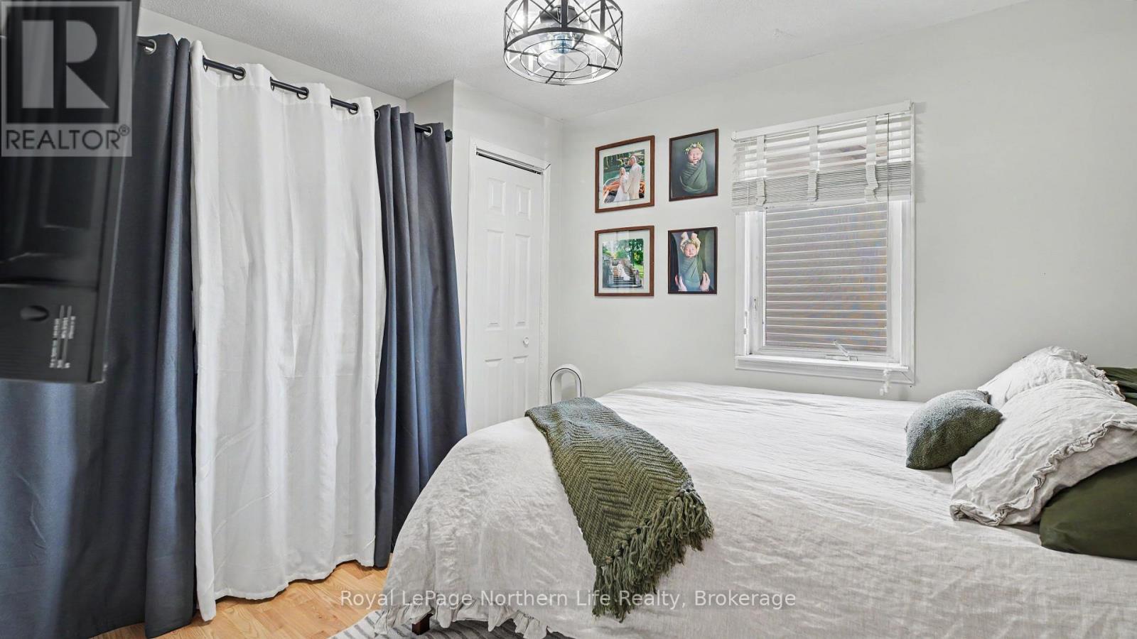 189 BAY STREET - 26
