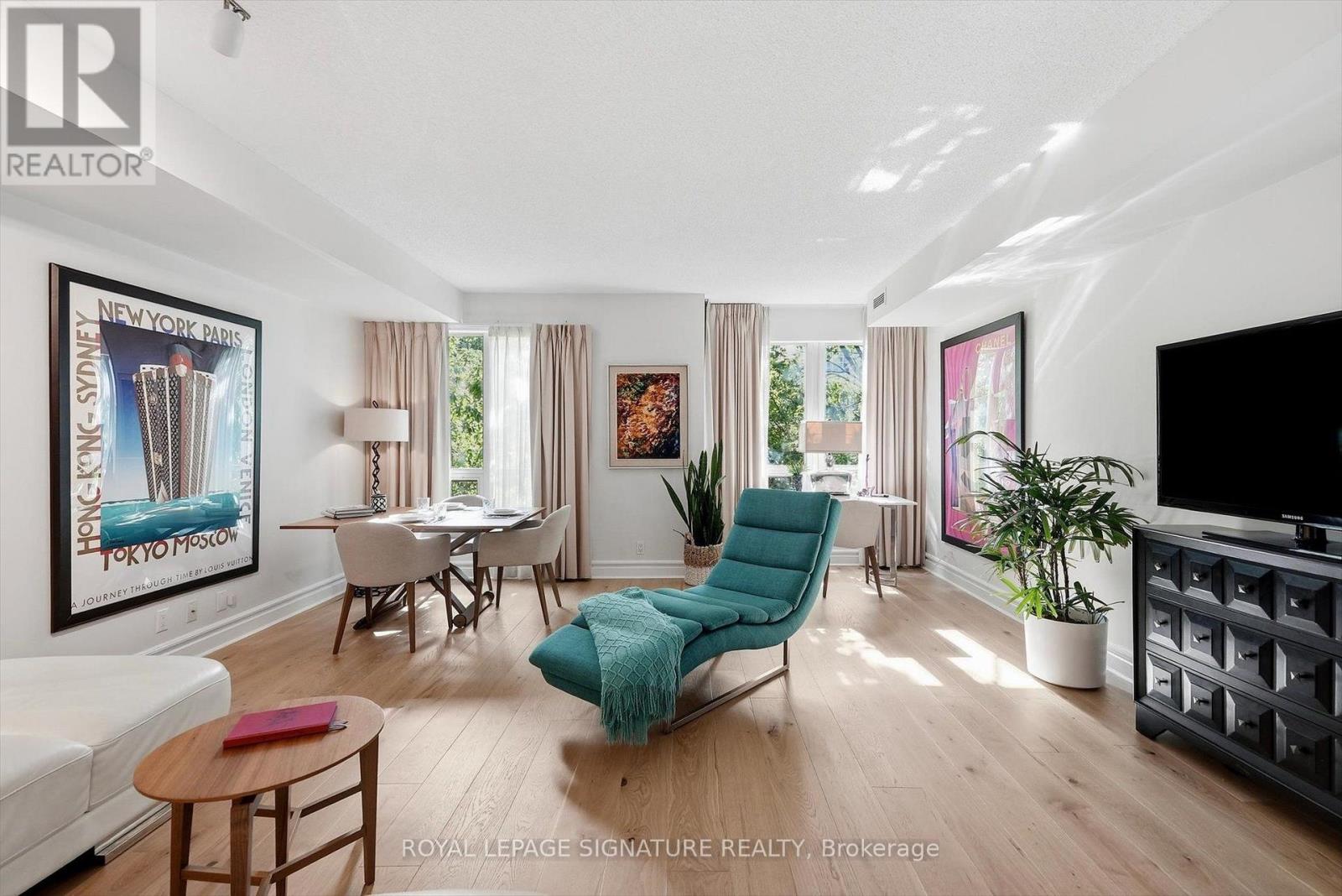 M07 - 350 WELLINGTON STREET W