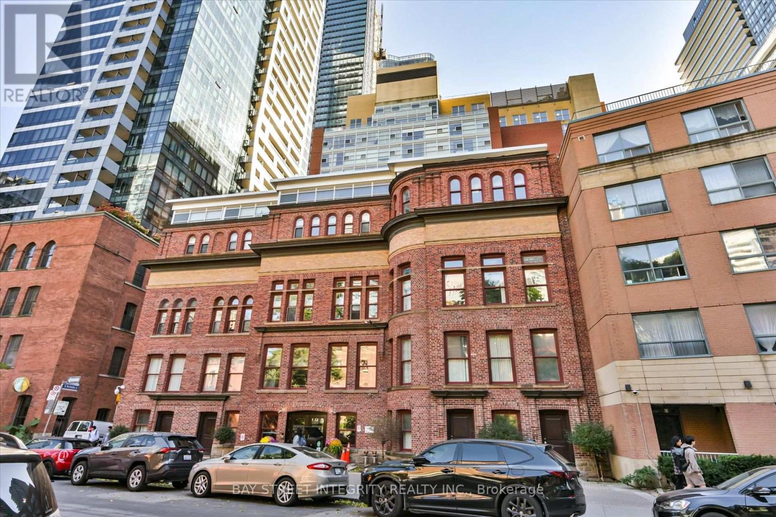 602 - 11 ST JOSEPH STREET