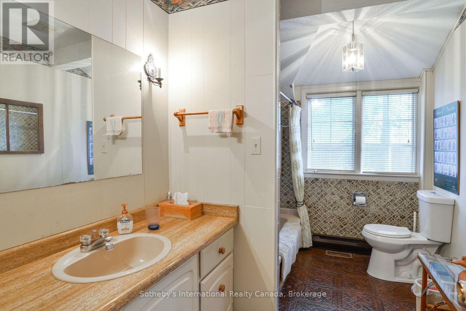 590 HOTCHKISS STREET - 19