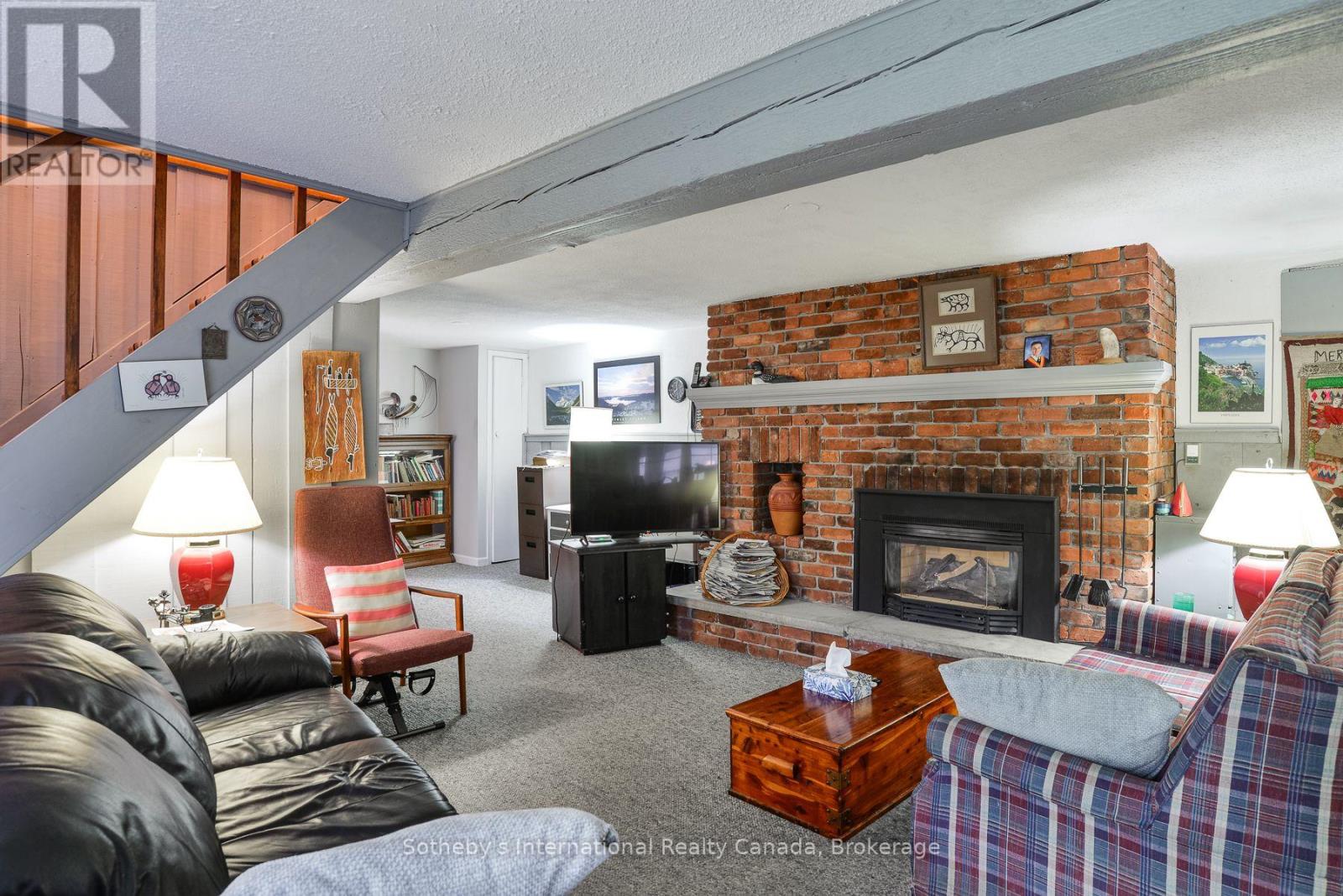590 HOTCHKISS STREET - 23