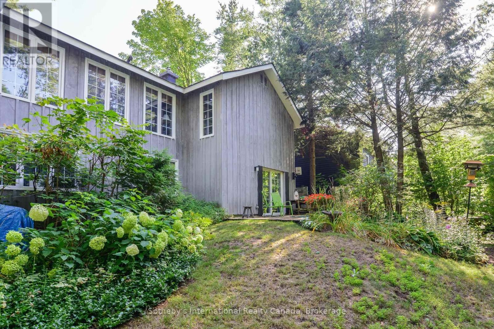 590 HOTCHKISS STREET - 33