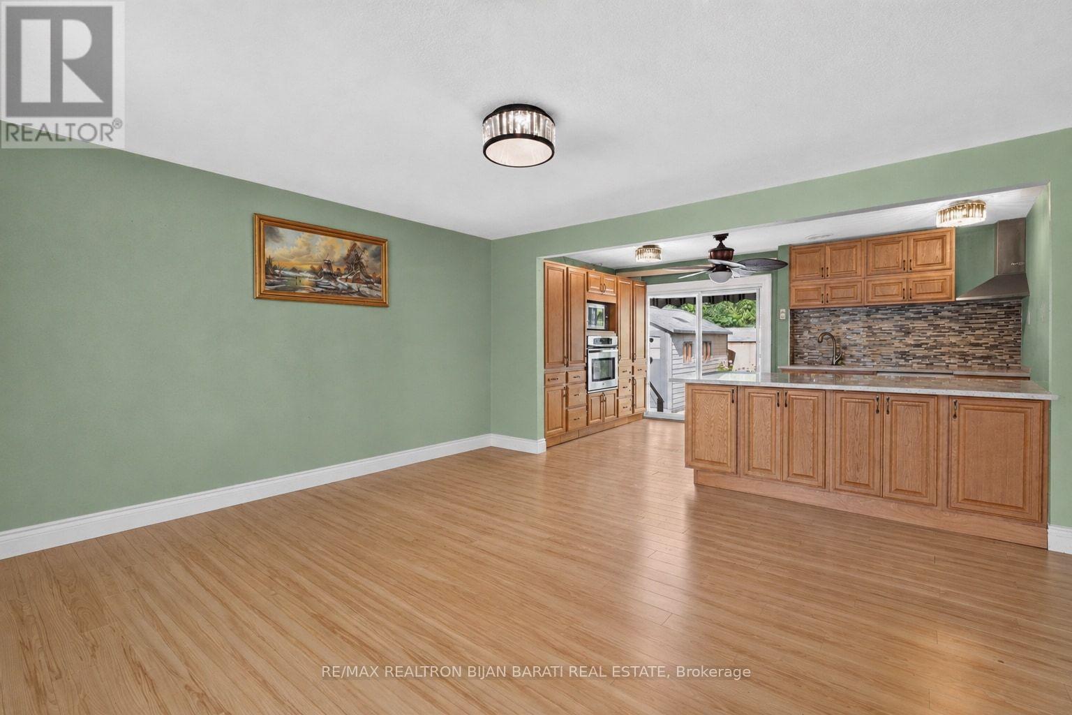 601 CONACHER DRIVE - 10
