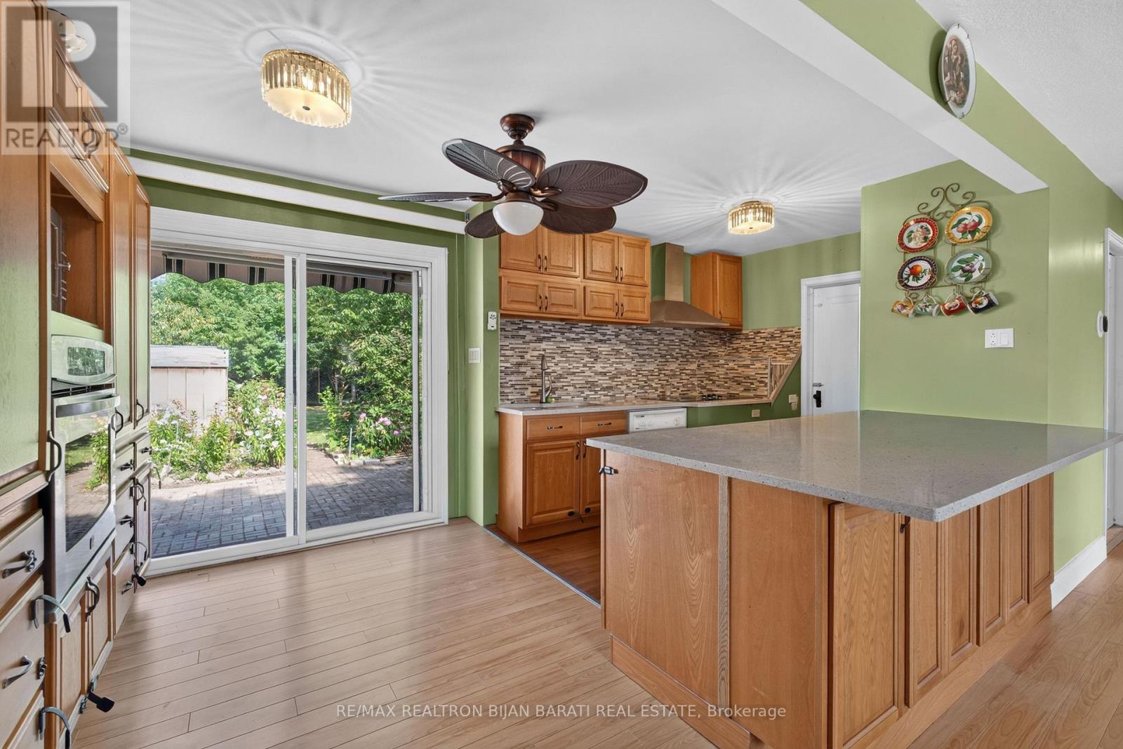 601 CONACHER DRIVE - Image 12