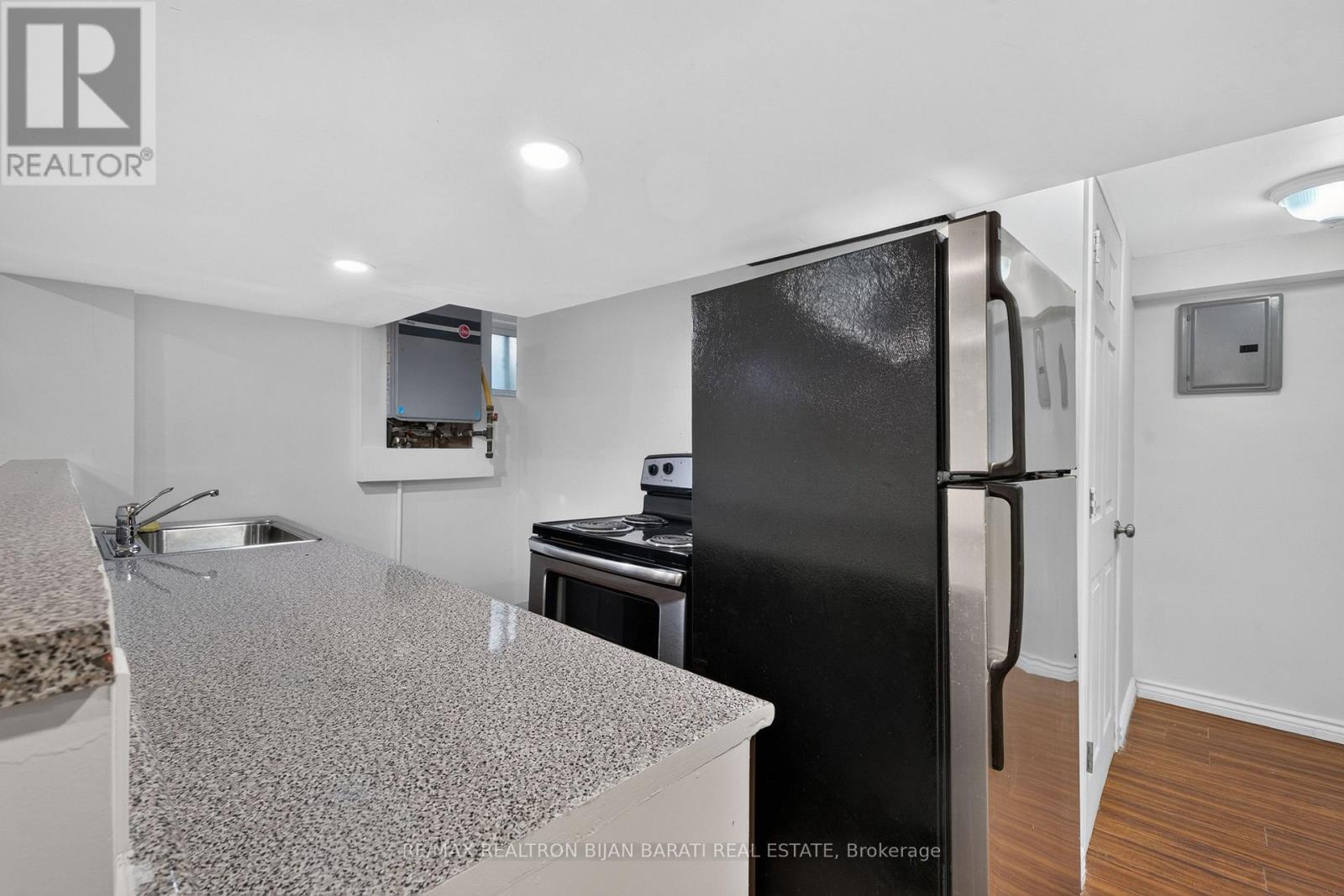 601 CONACHER DRIVE - 29