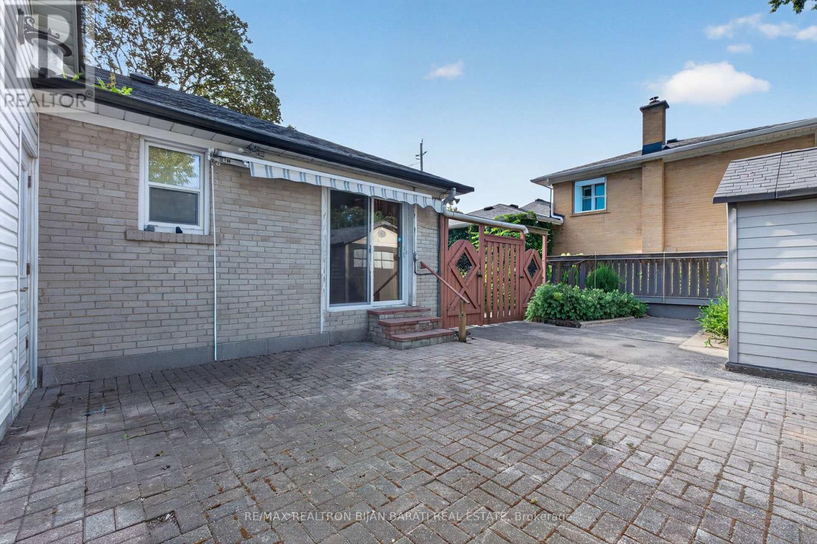 601 CONACHER DRIVE - Image 34