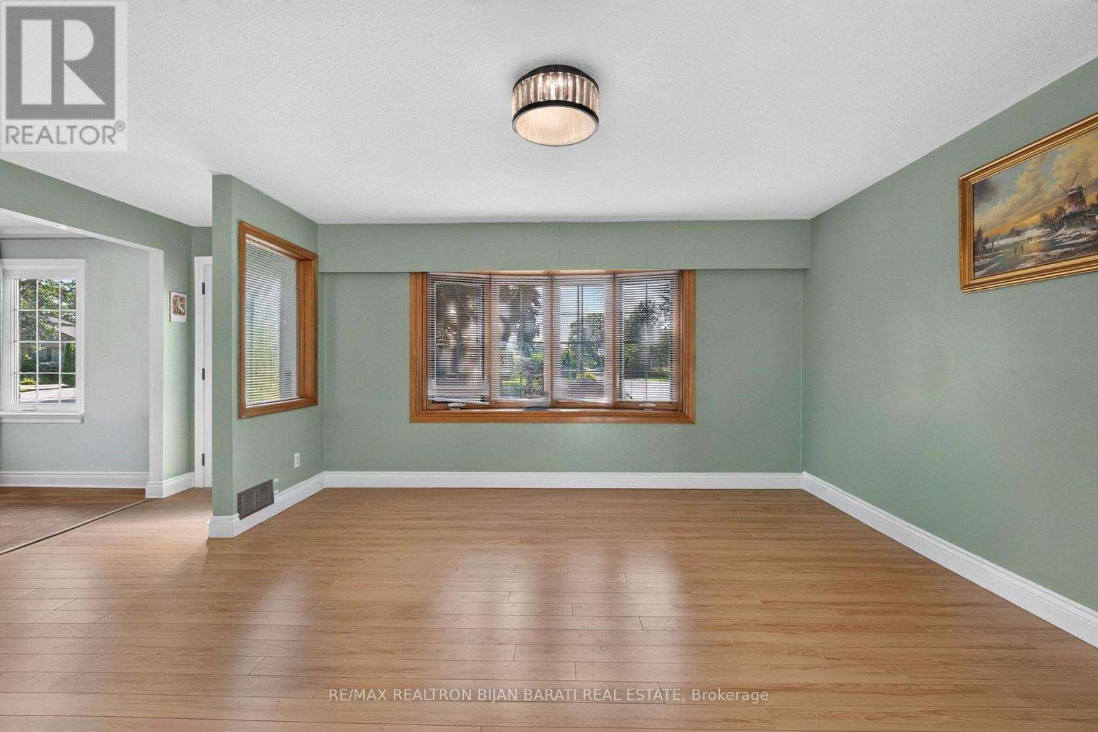 601 CONACHER DRIVE - Image 4