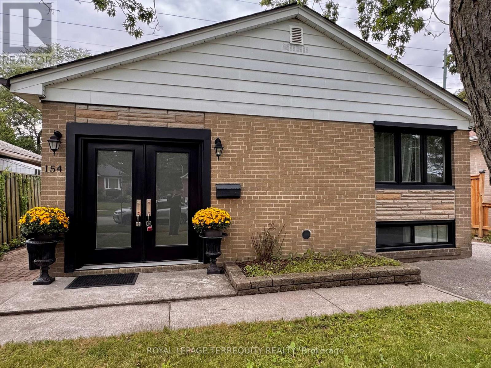 154 SEDGEMOUNT DRIVE - 3