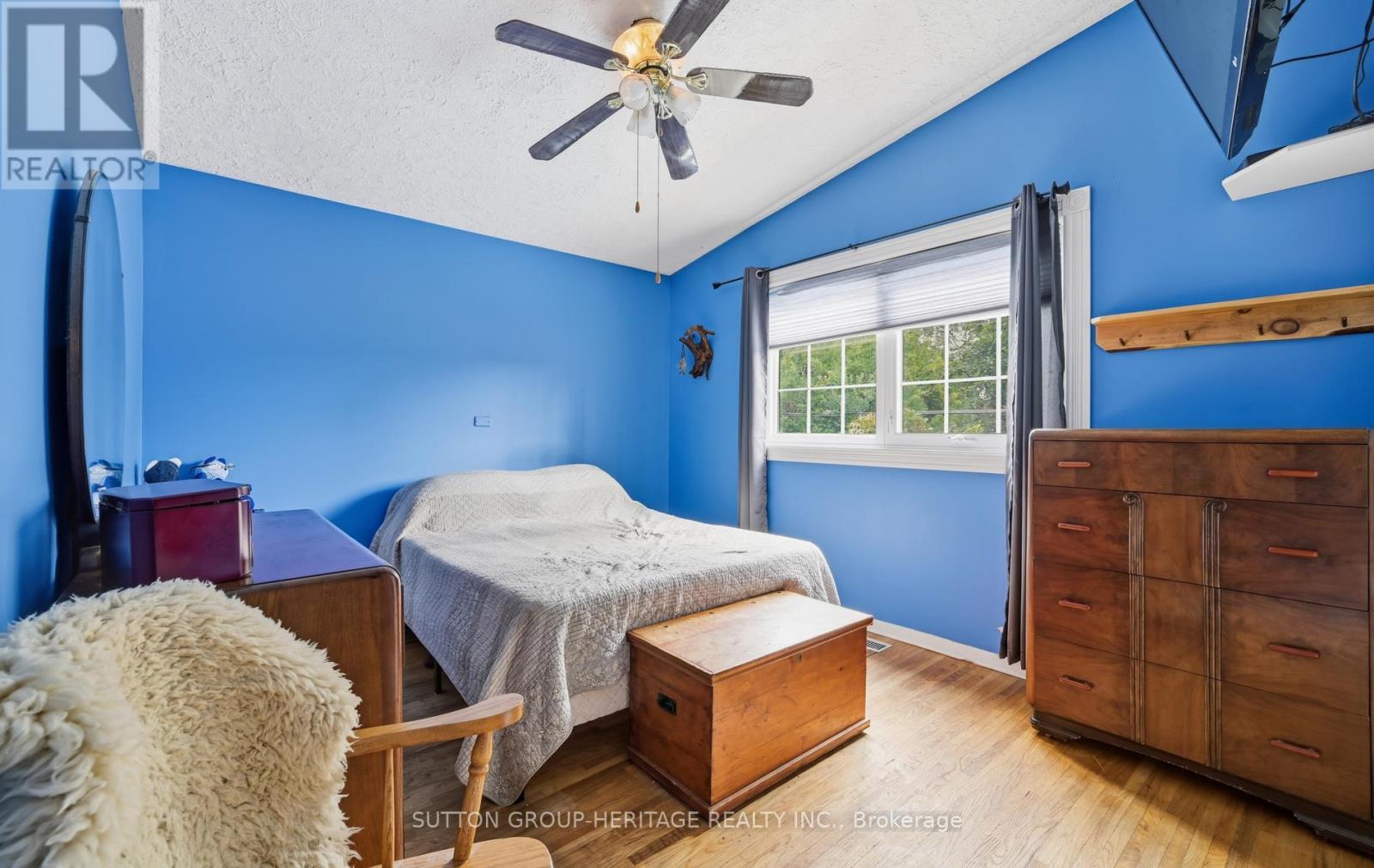 69 CLEMENTS ROAD E - Image 12