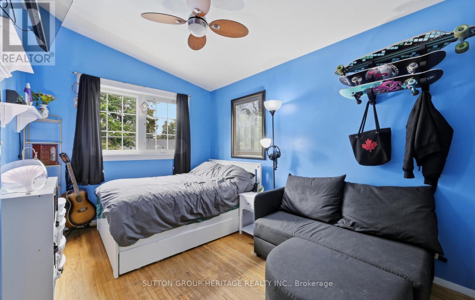69 CLEMENTS ROAD E - Image 16