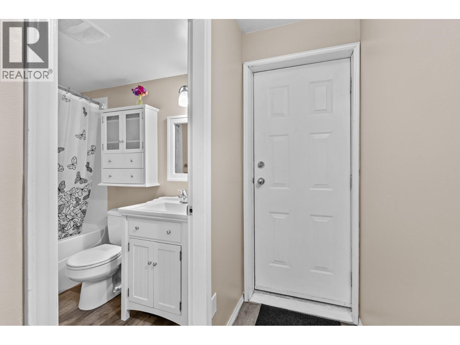 715 Hemlock Road - 37