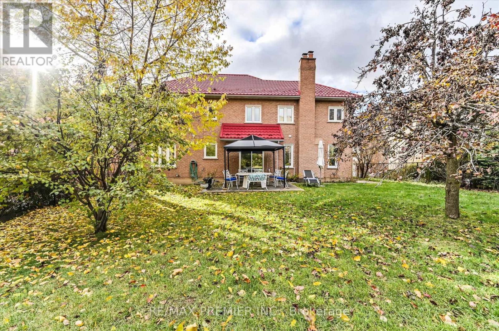 581 WYCLIFFE AVENUE - 22
