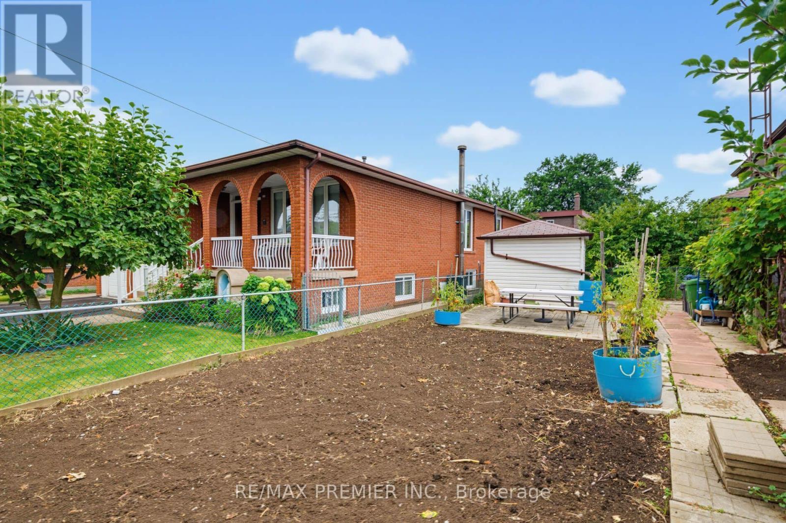 27 WHITFIELD AVENUE - 26