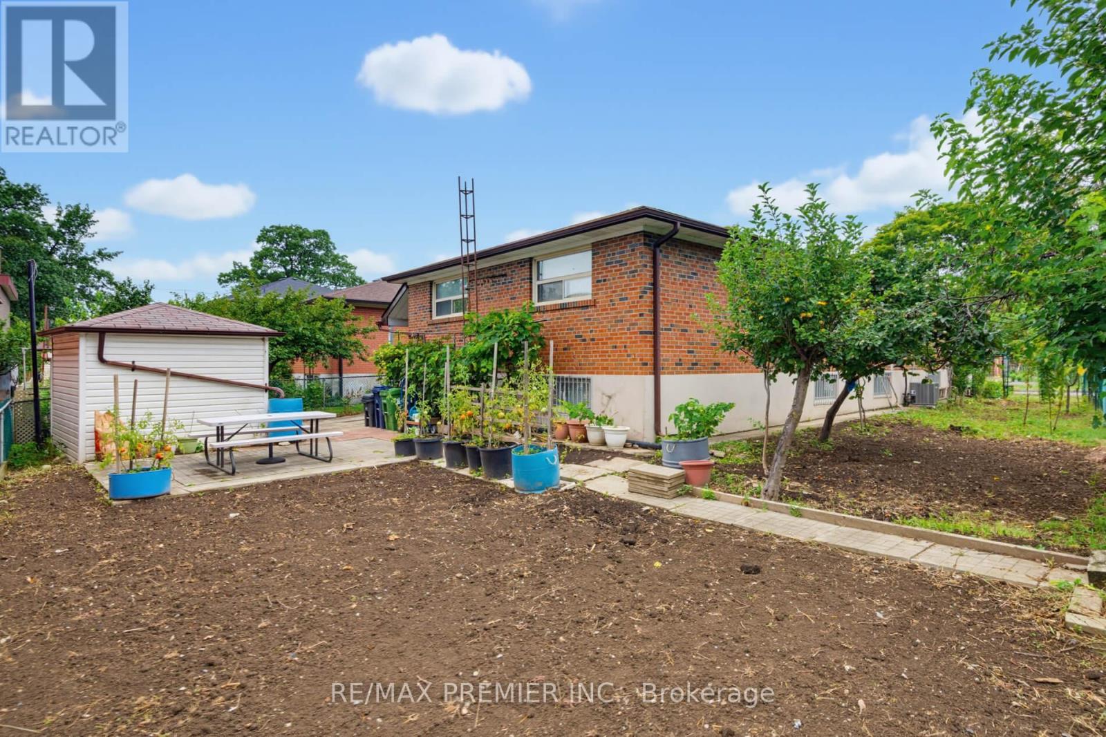 27 WHITFIELD AVENUE - 27