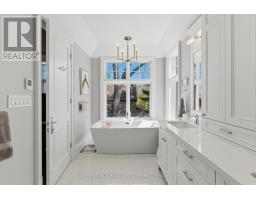 36 Veronica Drive, Mississauga, ON L5G2B2 Photo 25