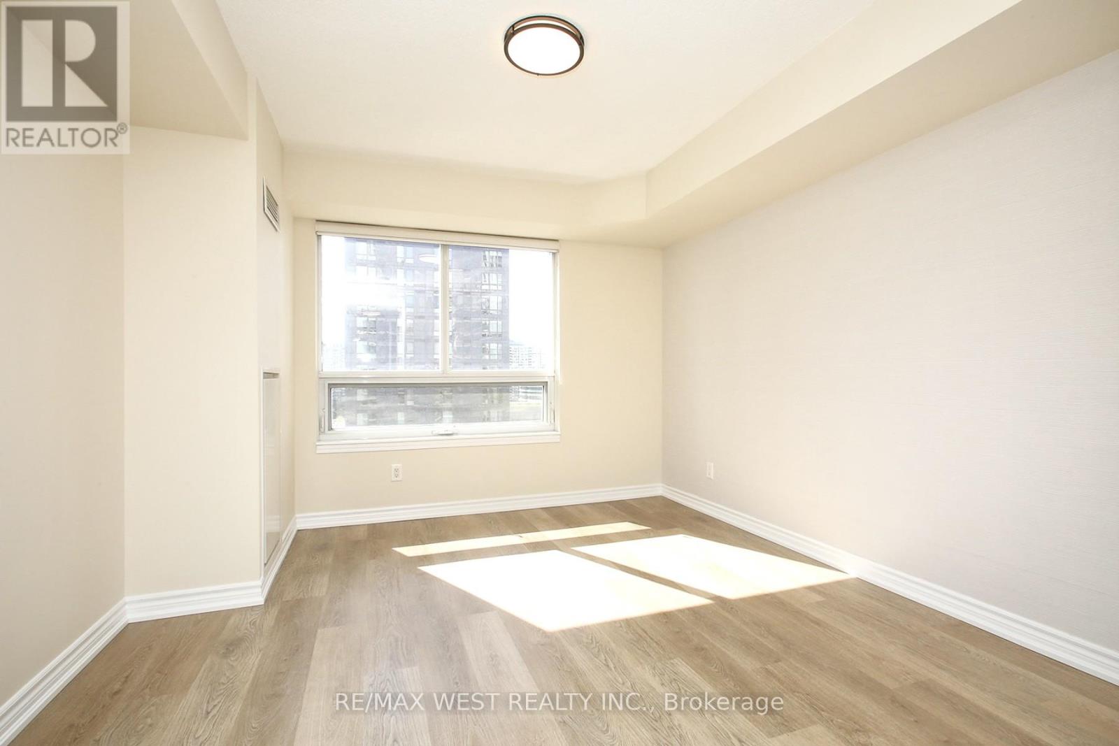 #1101 350 PRINCESS ROYAL DRIVE - Image 26
