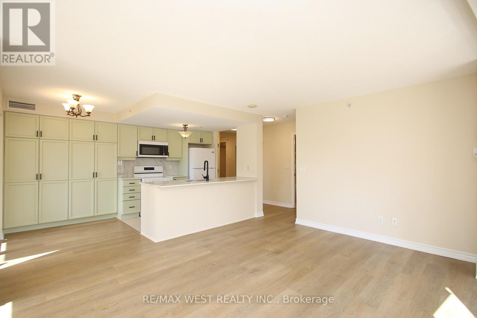 #1101 350 PRINCESS ROYAL DRIVE - Image 7