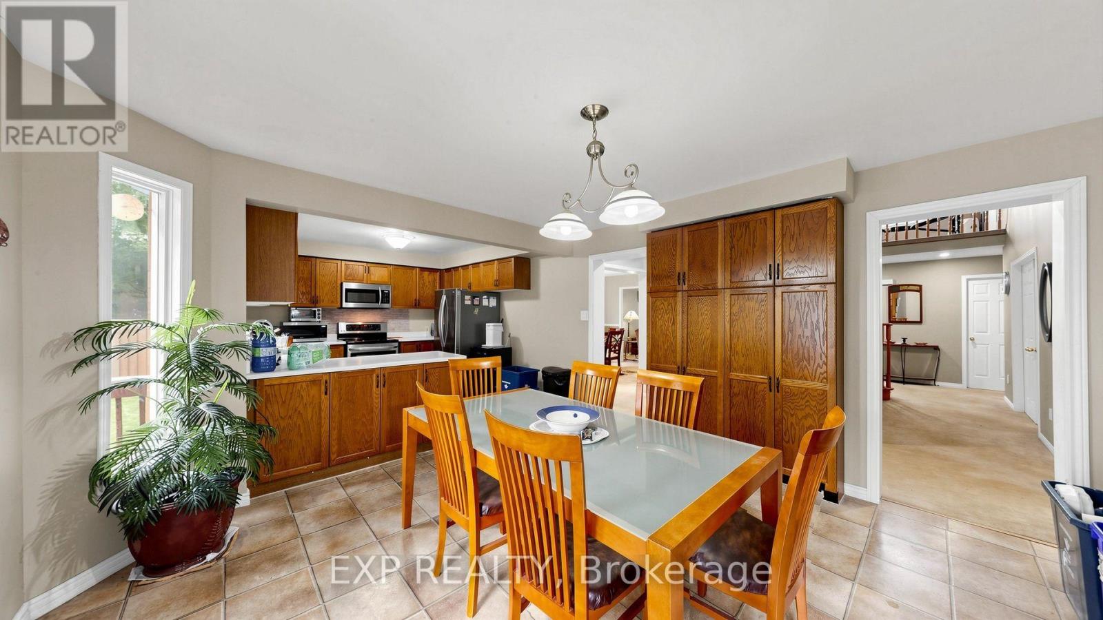 28 HURLBUT PLACE - Image 10