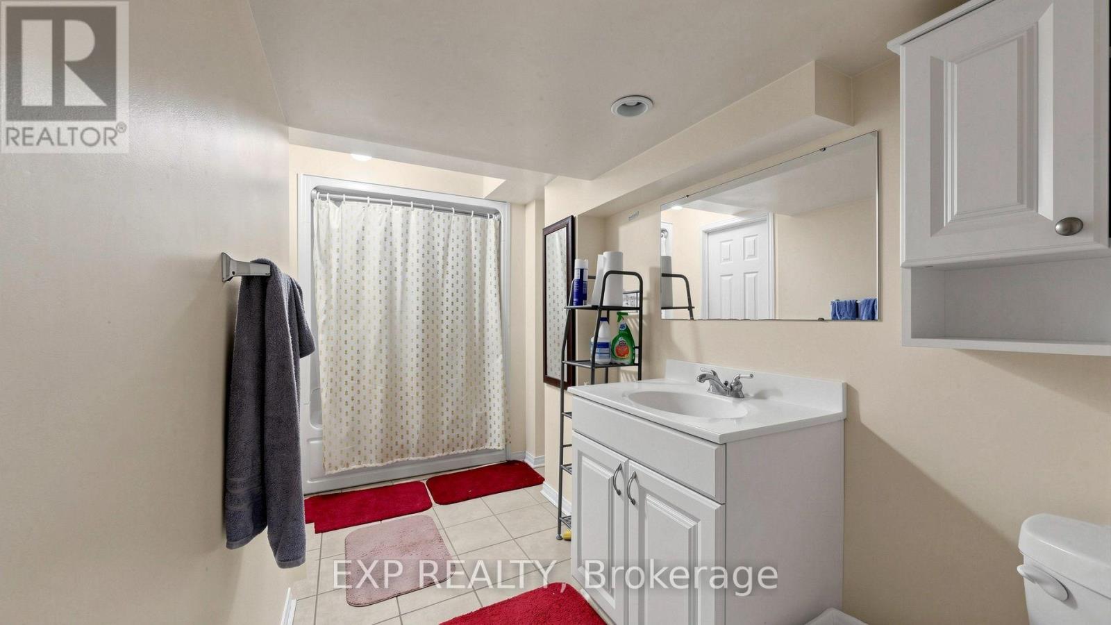 28 HURLBUT PLACE - 46