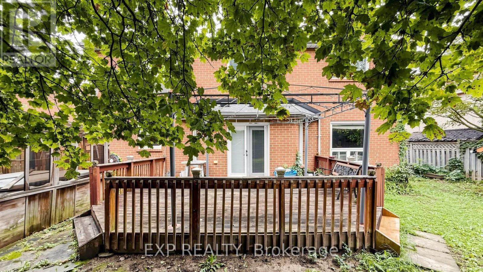 28 HURLBUT PLACE - 48