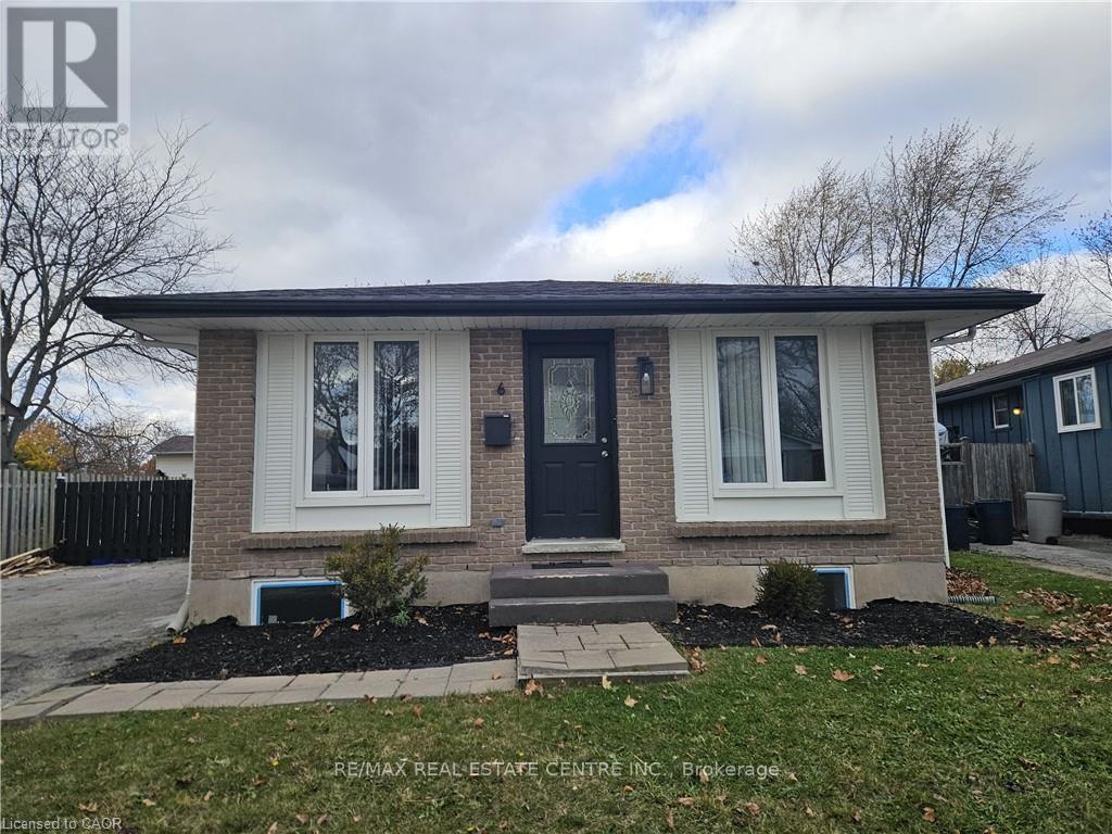 UPPER LEVEL - 6 PATIENCE CRESCENT