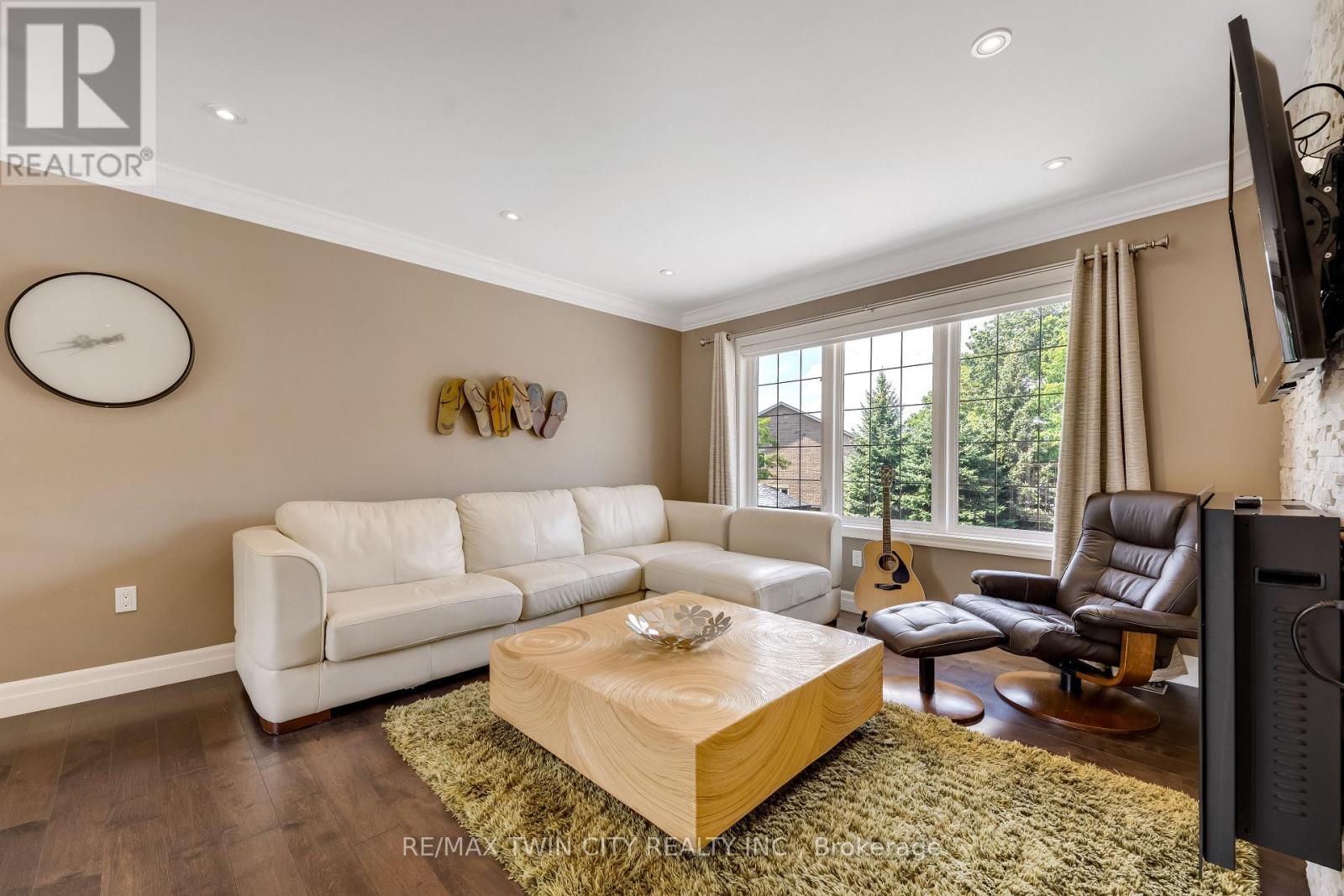 #3 258 EDGEWATER CRESCENT - Image 30