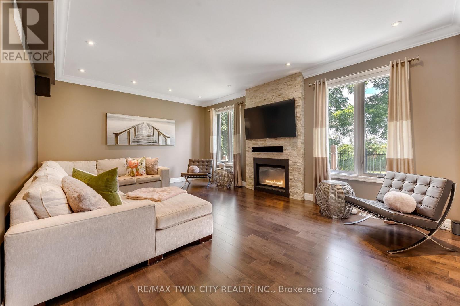 #3 258 EDGEWATER CRESCENT - Image 4