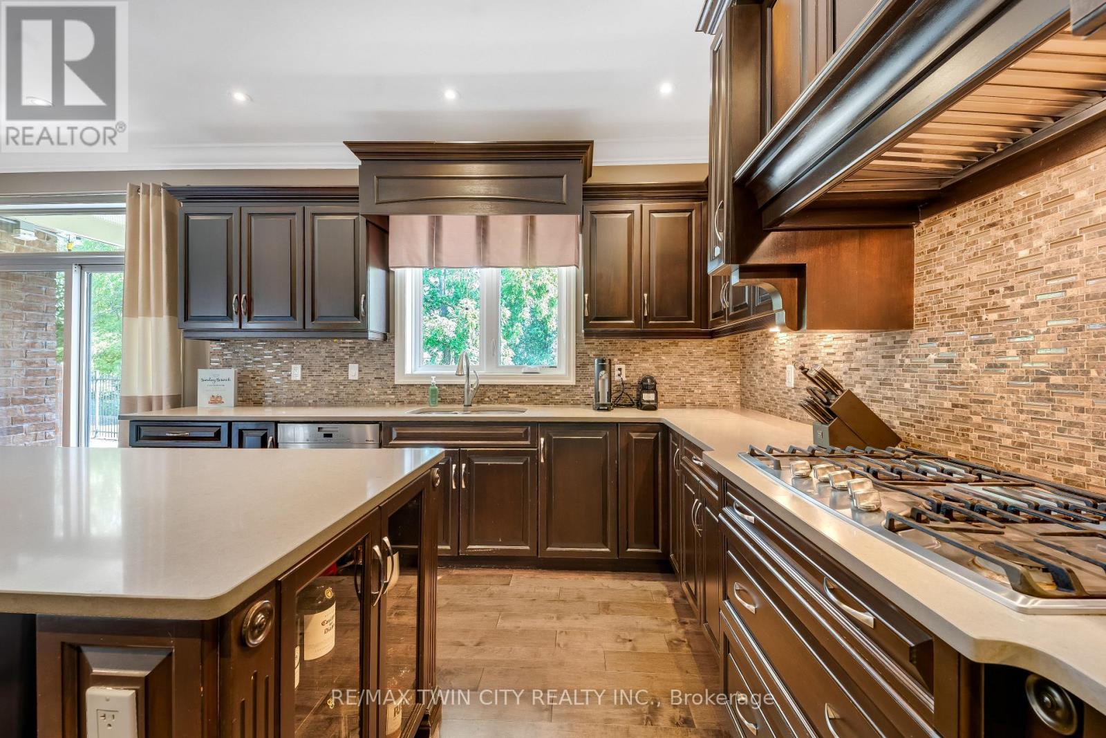 #3 258 EDGEWATER CRESCENT - Image 8