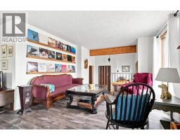 Primary Bedroom - 1121 5 Avenue, Beaverlodge, AB T0H0C0 Photo 8