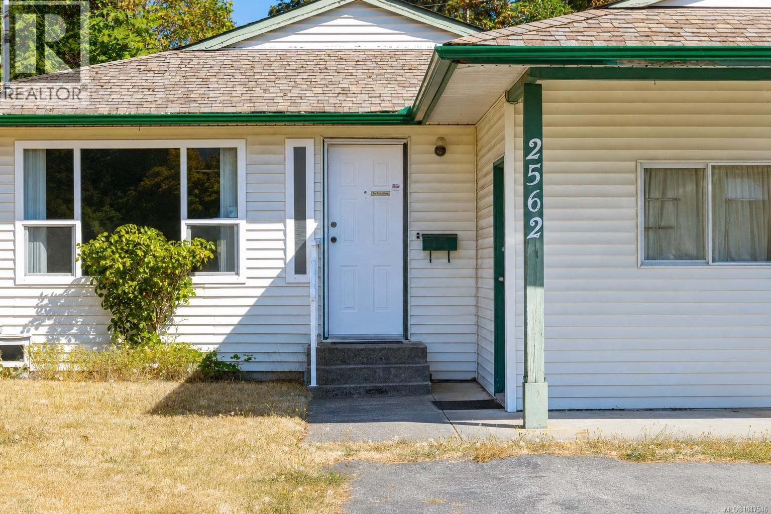 2562 Rosstown Rd - 2