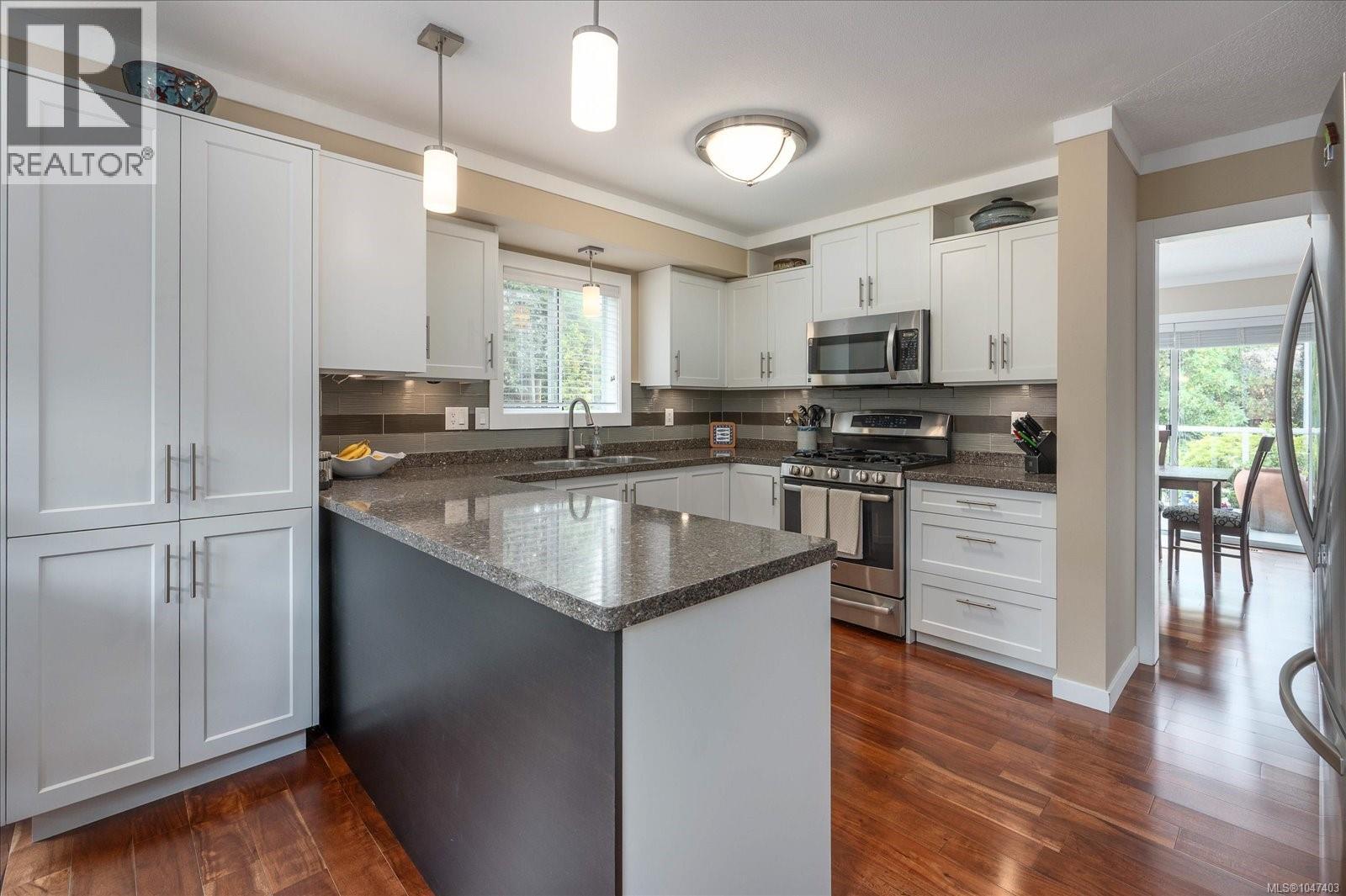 6223 Icarus Dr, Nanaimo