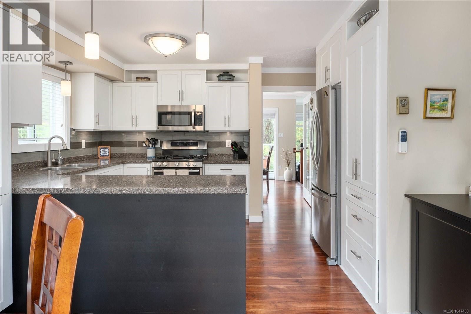 6223 Icarus Dr, Nanaimo