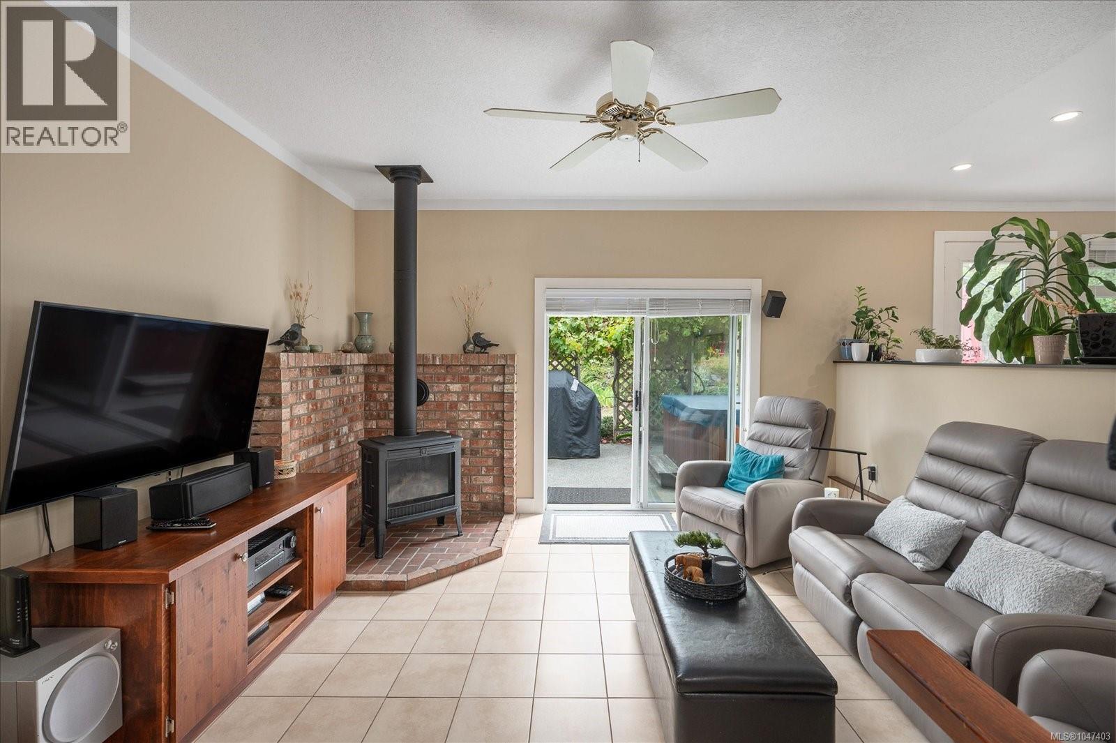 6223 Icarus Dr, Nanaimo