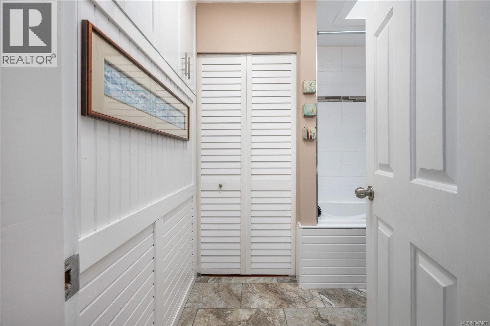 6223 Icarus Dr, Nanaimo