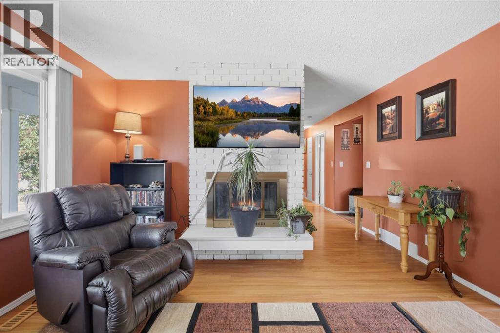 Listing photo – 7 Halman Crescent, Red Deer
